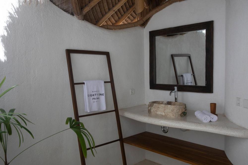 81 Palms Resort Nembrala Rom bilde