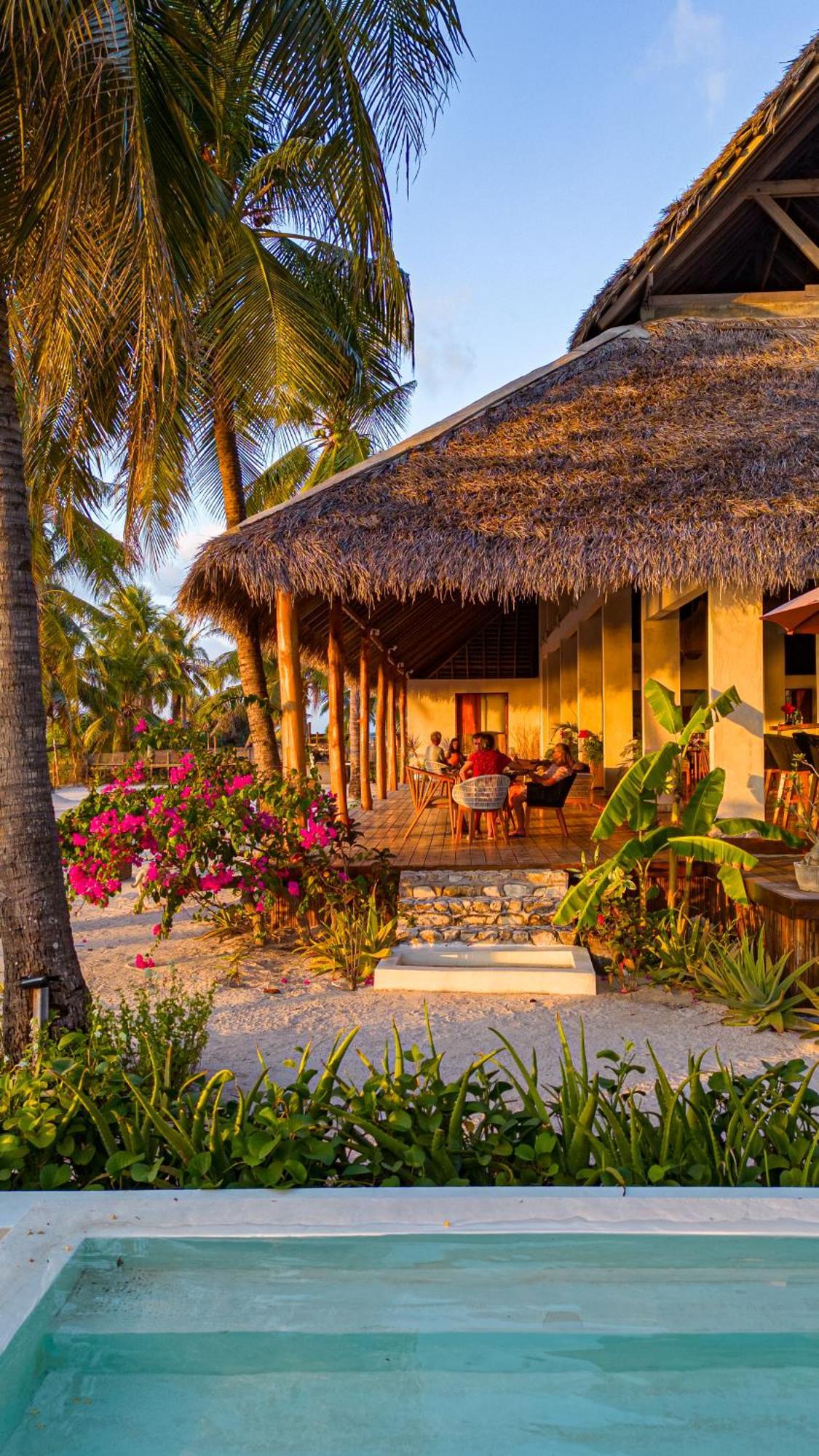 81 Palms Resort Nembrala Eksteriør bilde